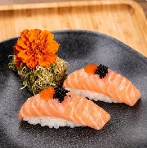 Niguiri de Salmão com Ovas