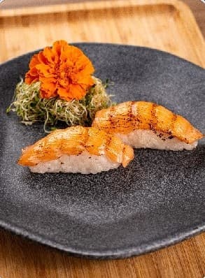 Niguiri de Salmão Maçaricado
